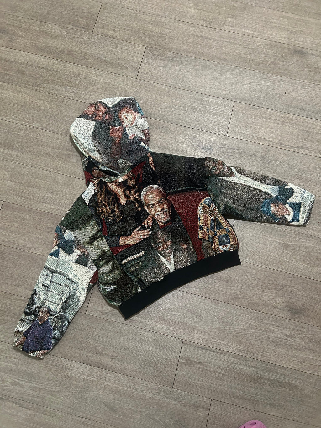 Women’s Cropped Hoodie